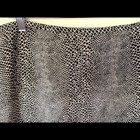 Black & cream phyton snake print sheer pencil skirt lined small side slits US 14 - Picture 3 of 11